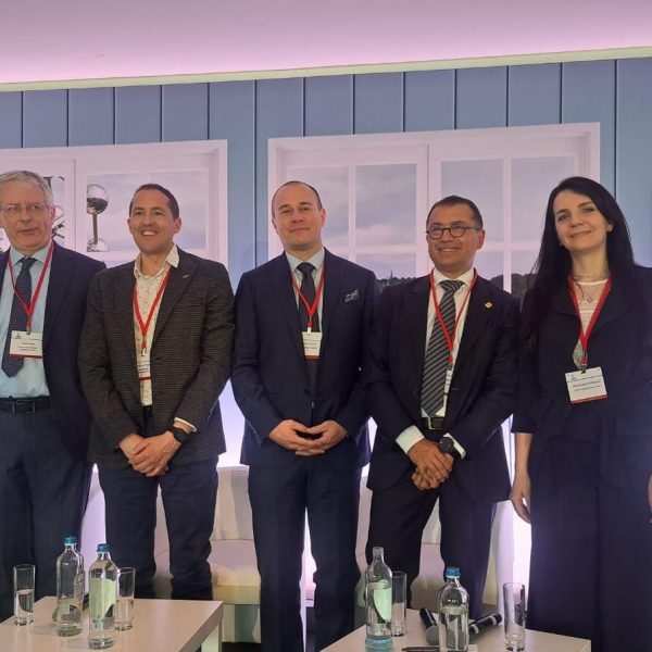 Panel sobre acceso a terapias en el ECRD24